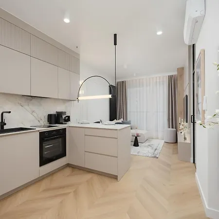 Chmielna Duo Modern In The Center Near Zlote Tarasy By Renters Appartamento