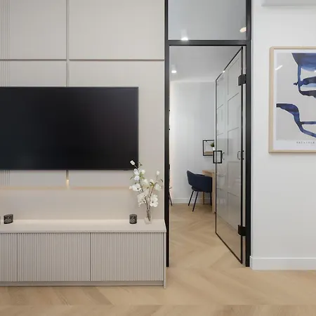 Chmielna Duo Modern In The Center Near Zlote Tarasy By Renters Apartamento
