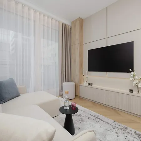 Chmielna Duo Modern In The Center Near Zlote Tarasy By Renters