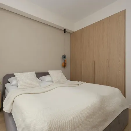 Apartment Chmielna Duo Modern In The Center Near Zlote Tarasy By Renters