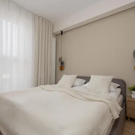 Apartment Chmielna Duo Modern In The Center Near Zlote Tarasy By Renters