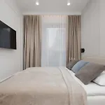 Chmielna Duo Modern In The Center Near Zlote Tarasy By Renters *