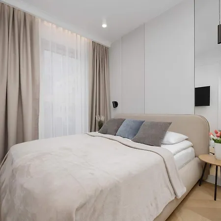 Apartment Chmielna Duo Modern In The Center Near Zlote Tarasy By Renters