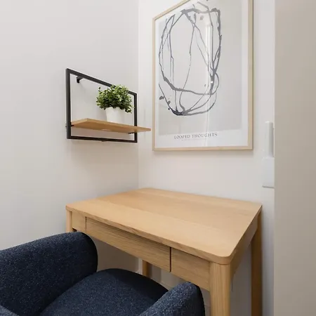 Chmielna Duo Modern In The Center Near Zlote Tarasy By Renters Appartement Varsovie