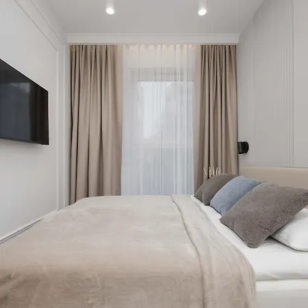 Chmielna Duo Modern In The Center Near Zlote Tarasy By Renters *